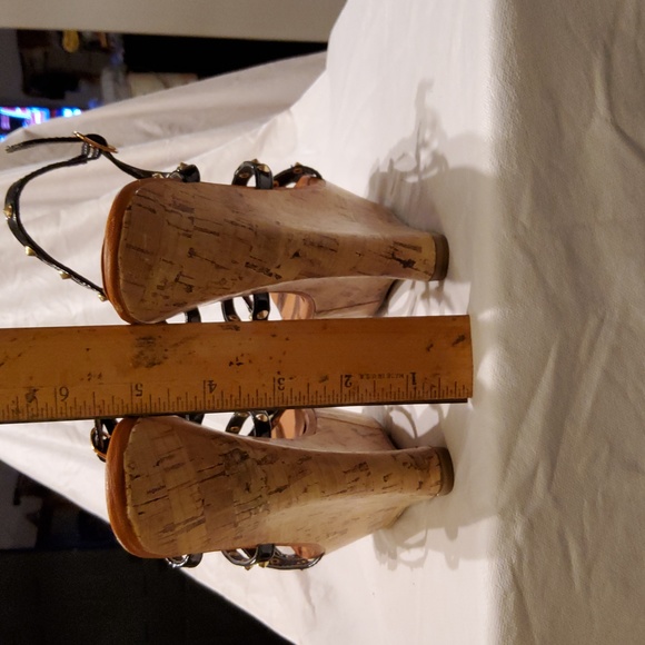 Wedge sandals with Black straps and gold stud detail - Picture 4 of 4